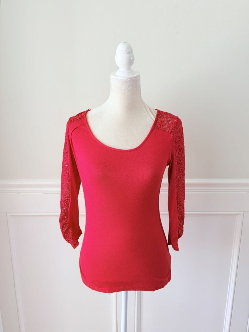 Candies M Red Lace Accent Back Cutout Top Rayon Blend Euc